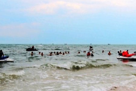 Quảng Bình phát động tuần lễ tắm biển