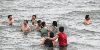 Quảng Bình: Phát động tuần lễ tắm biển trong cán bộ nhân viên các ban ngành