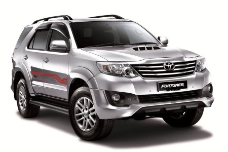 Cho thuê xe 7 chỗ Toyota Fortuner tại Quảng Bình