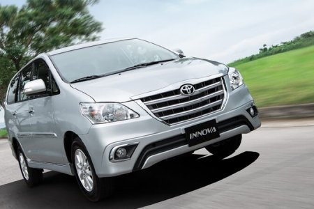 Cho thuê xe 7 chỗ Toyota Innova tại Quảng Bình