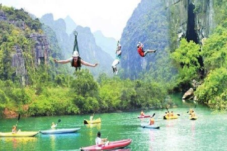 Quảng Bình tạm dừng đón khách du lịch