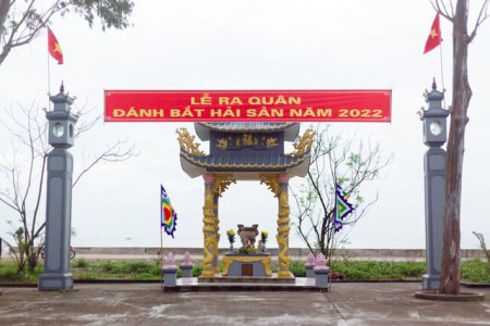 Lễ cầu ngư tại làng biển Cảnh Dương, Quảng Bình