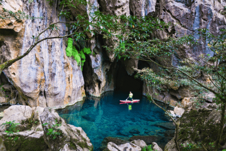 Tour trekking Hang E và khám phá Thung Lũng Sinh Tồn