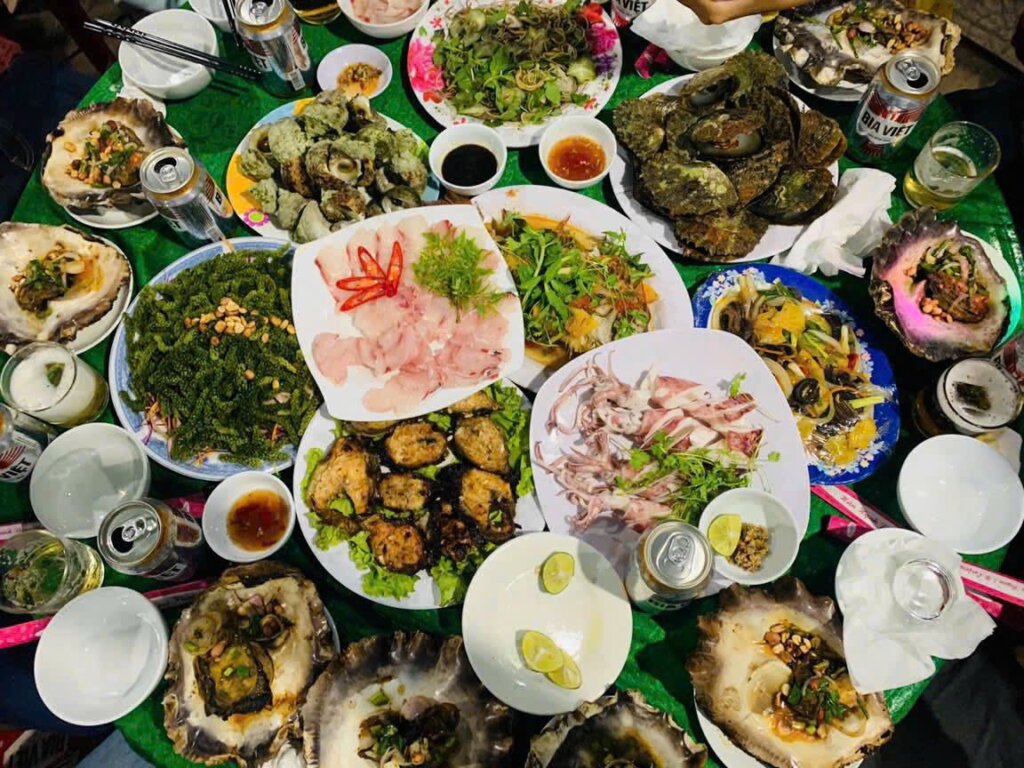 Thưởng thức hải sản đảo Cồn Cỏ