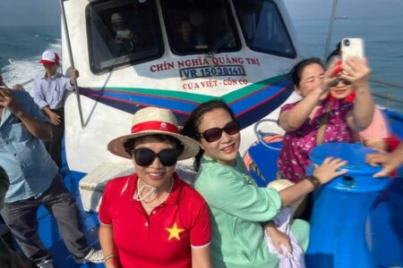 So sánh Cồn Cỏ và Lý Sơn chi tiết 2026 – Nên đi đâu đẹp hơn?